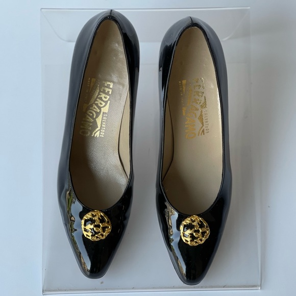 Salvatore Ferragamo Black Patent Leather Heels Pumps Florence Gold Accent, 8AA - Picture 13 of 14